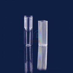 Isolab Spektrofotometre Küveti, Polistiren, Semi Micro, 12.5X12.5X45 mm, Işık Yolu 10 mm (100 adet / paket )